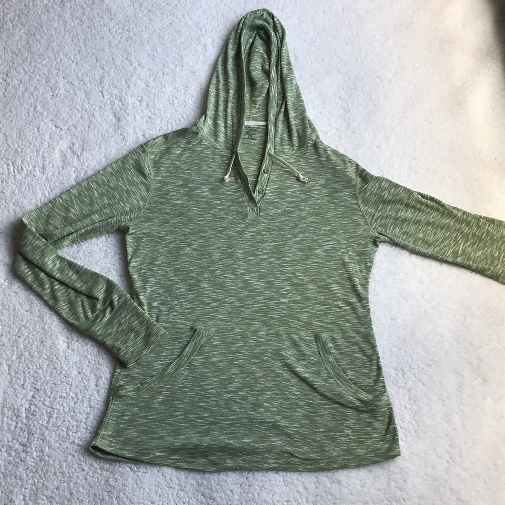Green hooded long sleeve T-shirt